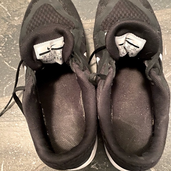 Nike training shoes - Picture 4 of 5